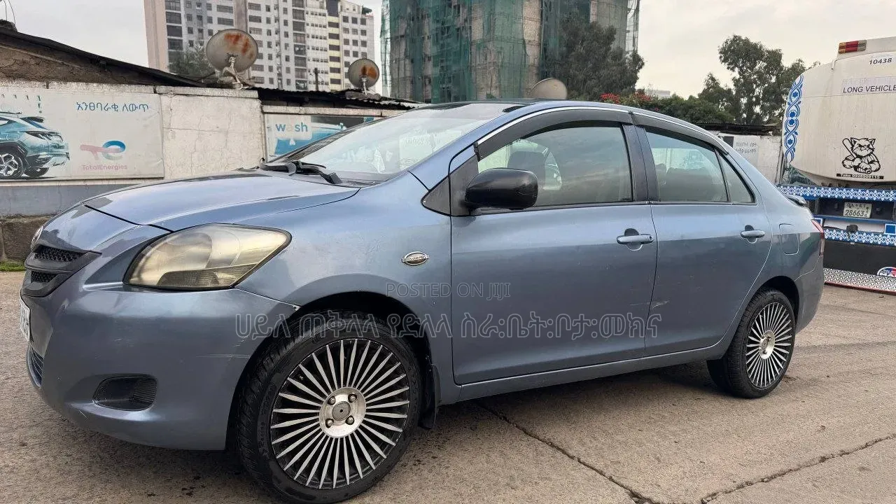 Toyota Yaris 2009 Beige