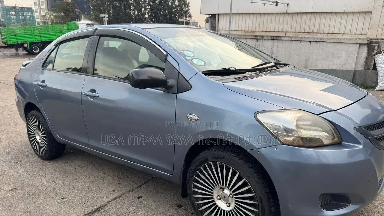 Toyota Yaris 2009 Beige