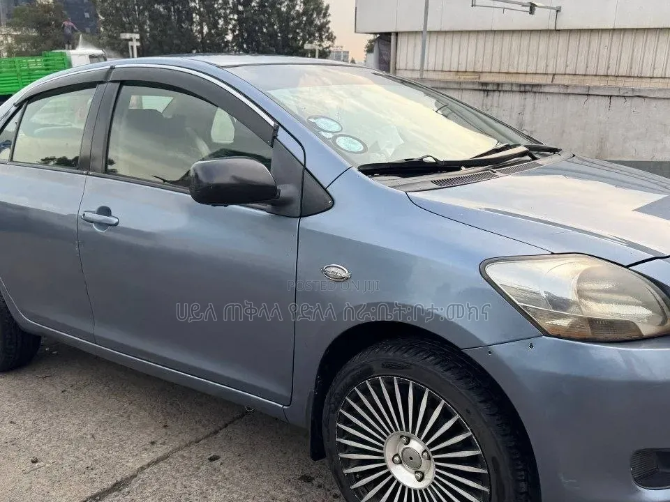 Toyota Yaris 2009 Beige