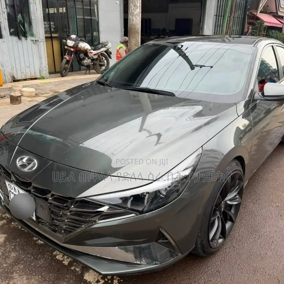 Hyundai Avante 2023 Green
