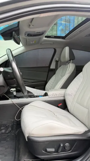 Hyundai Avante 2023 Green