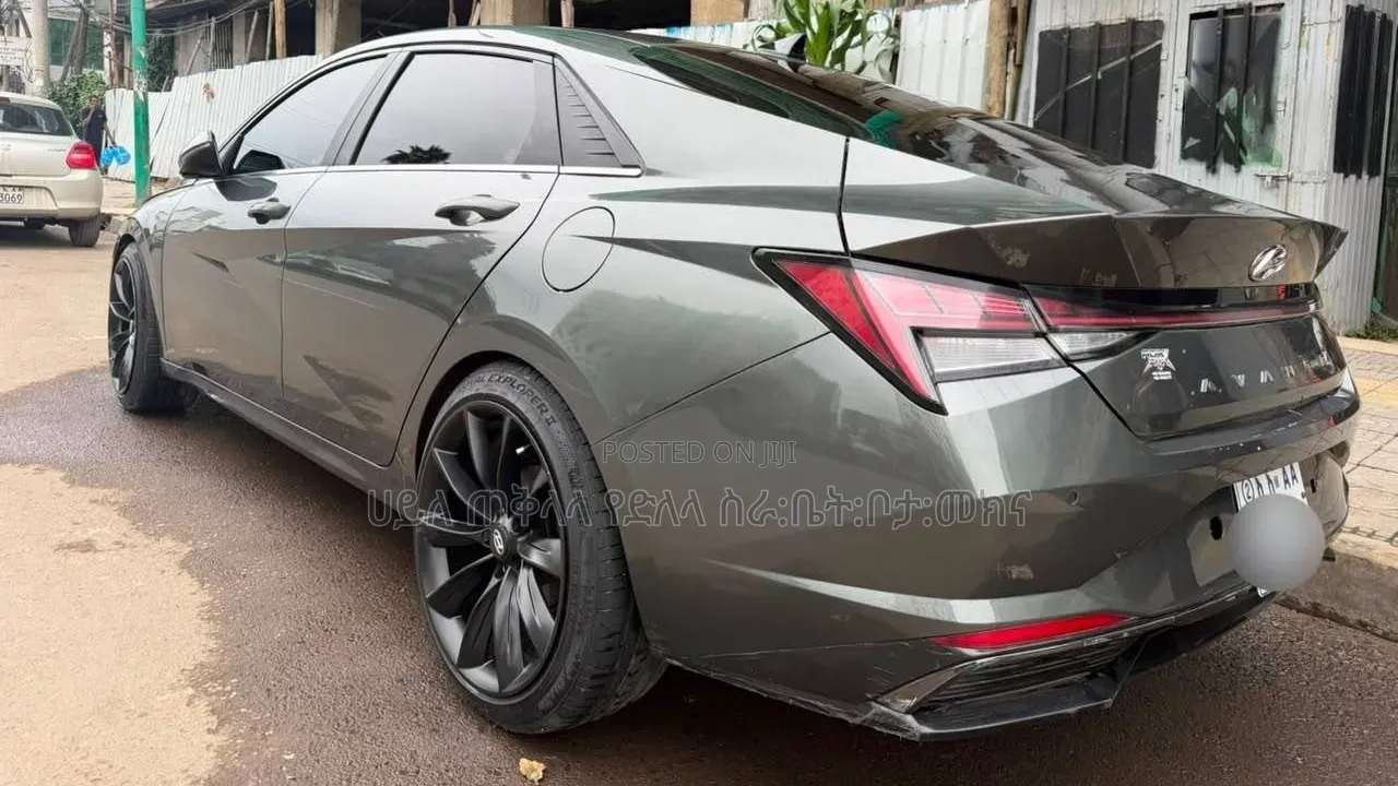 Hyundai Avante 2023 Green