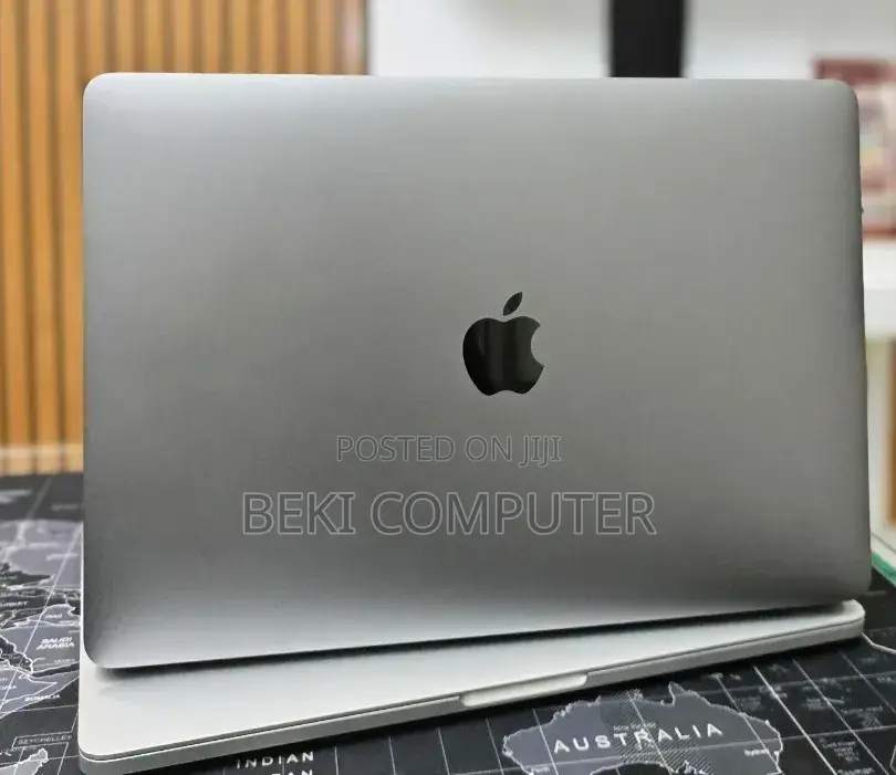 New Laptop Apple MacBook Pro 2017 16GB Intel Core i5 SSD 256GB