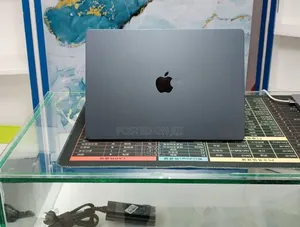 New Laptop Apple MacBook Air 2025 M4 16GB Apple M4 SSD 256GB