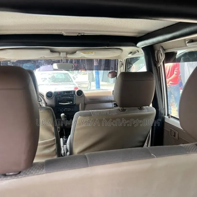 Toyota Land Cruiser 2011 White
