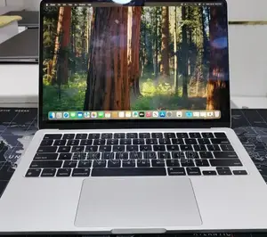New Laptop Apple MacBook Air 2022 M2 8GB Apple M2 SSD 256GB