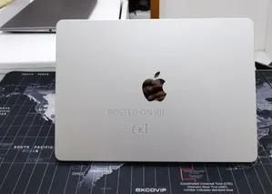 New Laptop Apple MacBook Air 2022 M2 8GB Apple M2 SSD 256GB
