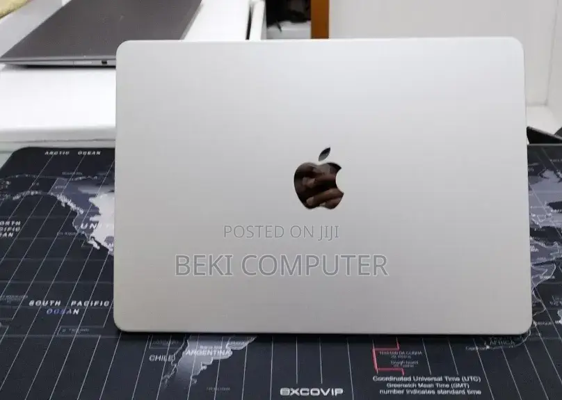 New Laptop Apple MacBook Air 2022 M2 8GB Apple M2 SSD 256GB