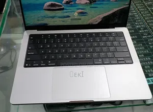 New Laptop Apple MacBook Pro 2025 M5 16GB Apple M5 SSD 512GB