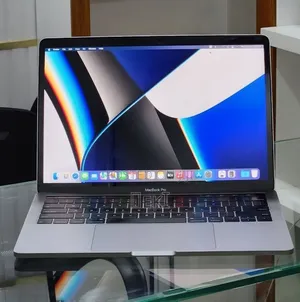 New Laptop Apple MacBook Pro 2019 16GB Intel Core i7 SSD 512GB