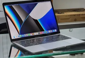 New Laptop Apple MacBook Pro 2019 16GB Intel Core i7 SSD 512GB