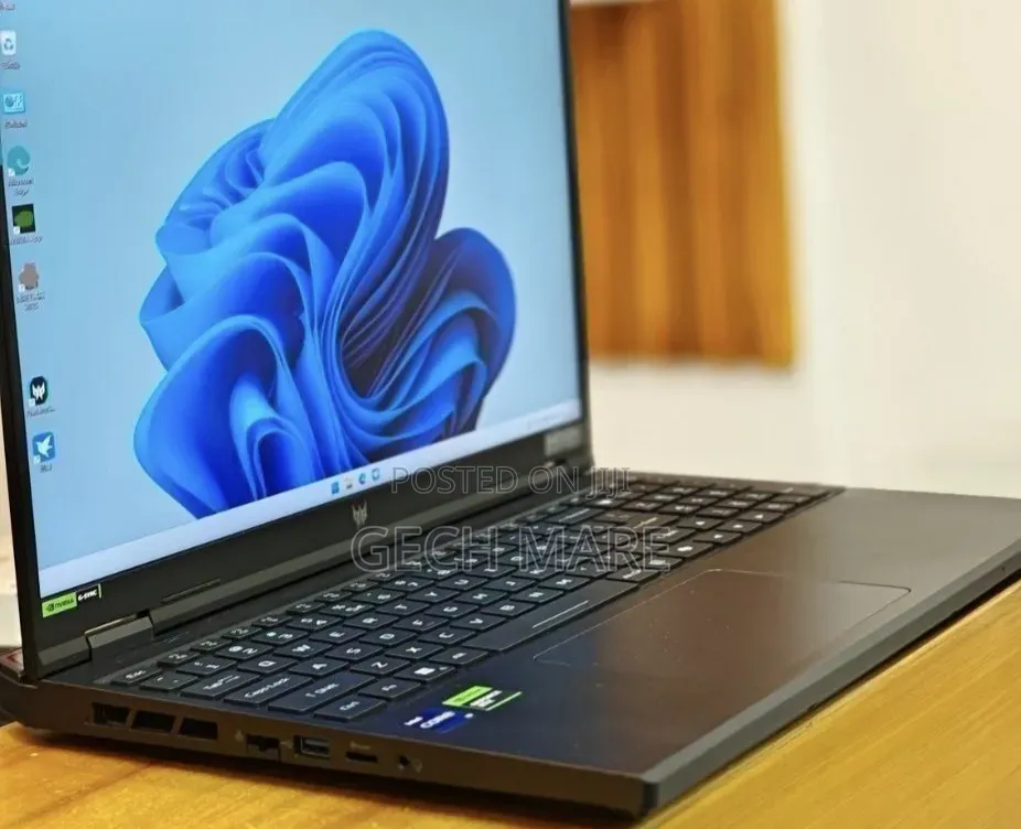 New Laptop Acer Predator Helios 300 16GB Intel Core i9 SSD 1T