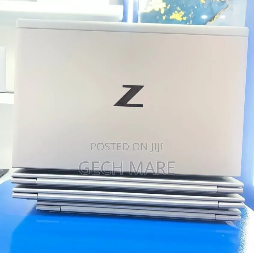 New Laptop HP ZBook Firefly 14 G11 16GB Intel Core i7 SSD 512GB