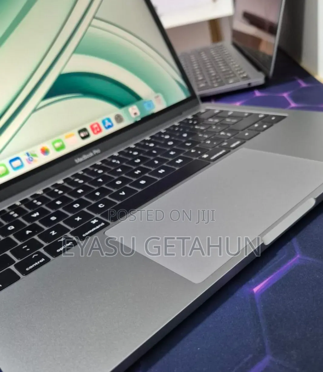 New Laptop Apple MacBook Pro 2017 8GB Intel Core i5 SSD 256GB