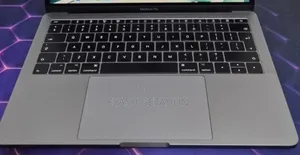 New Laptop Apple MacBook Pro 2017 8GB Intel Core i5 SSD 256GB