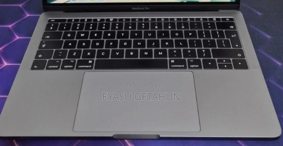 New Laptop Apple MacBook Pro 2017 8GB Intel Core i5 SSD 256GB