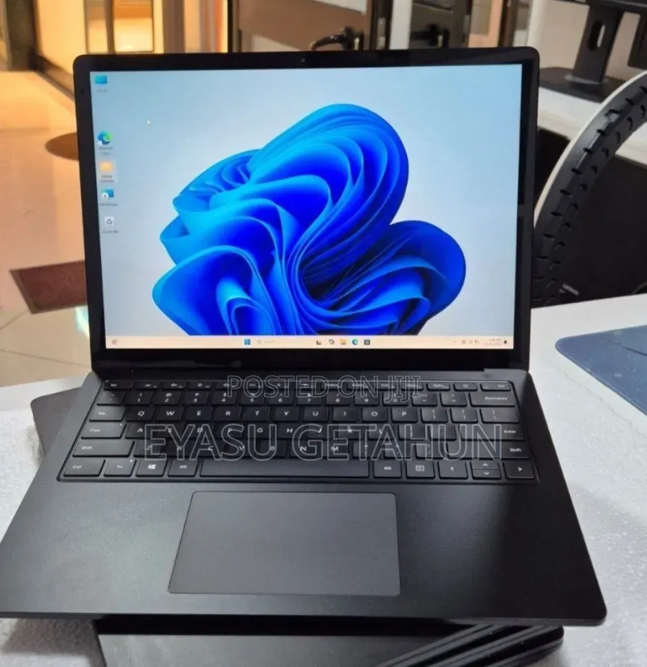 New Laptop Microsoft Surface Laptop 3 16GB Intel Core i5 SSD 256GB