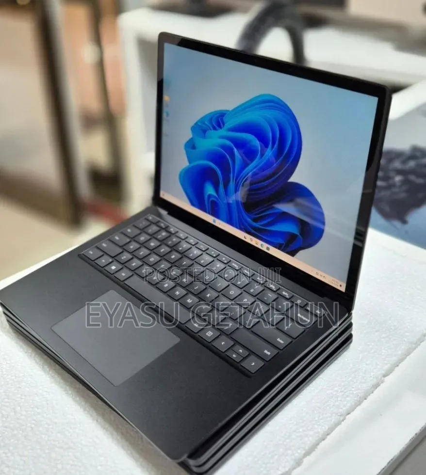 New Laptop Microsoft Surface Laptop 3 16GB Intel Core i5 SSD 256GB