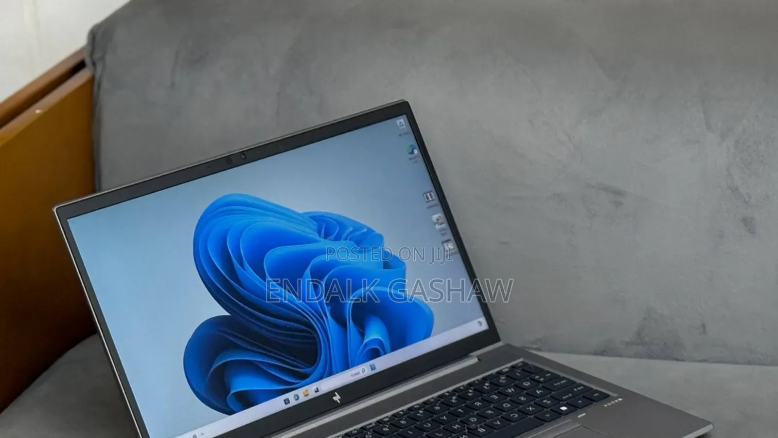 New Laptop HP ZBook Firefly G8 16GB Intel Core i7 SSD 512GB