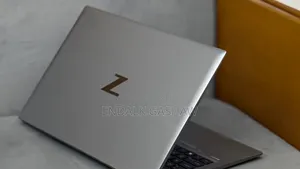 New Laptop HP ZBook Firefly G8 16GB Intel Core i7 SSD 512GB