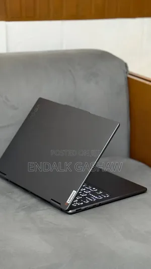 New Laptop Lenovo Yoga 7i 16GB Intel Core i7 SSD 512GB