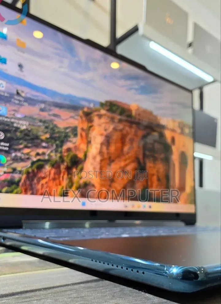 New Laptop Lenovo Yoga 9 16GB Intel Core Ultra 7 SSD 1T