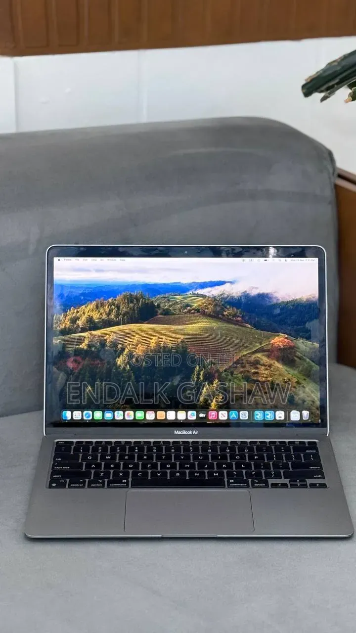 New Laptop Apple MacBook Air 2020 M1 8GB Apple M1 SSD 256GB
