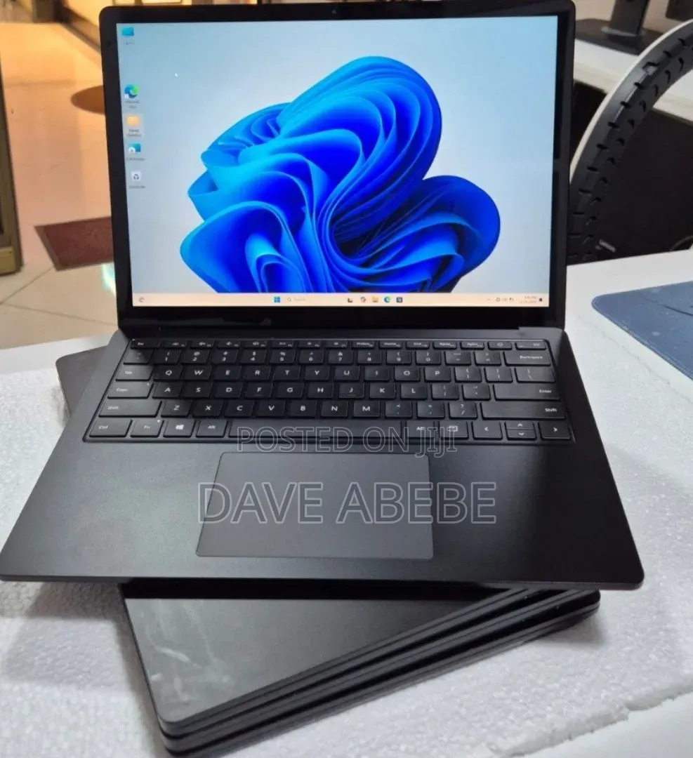 New Laptop Microsoft Surface Laptop 3 16GB Intel Core i5 SSD 256GB