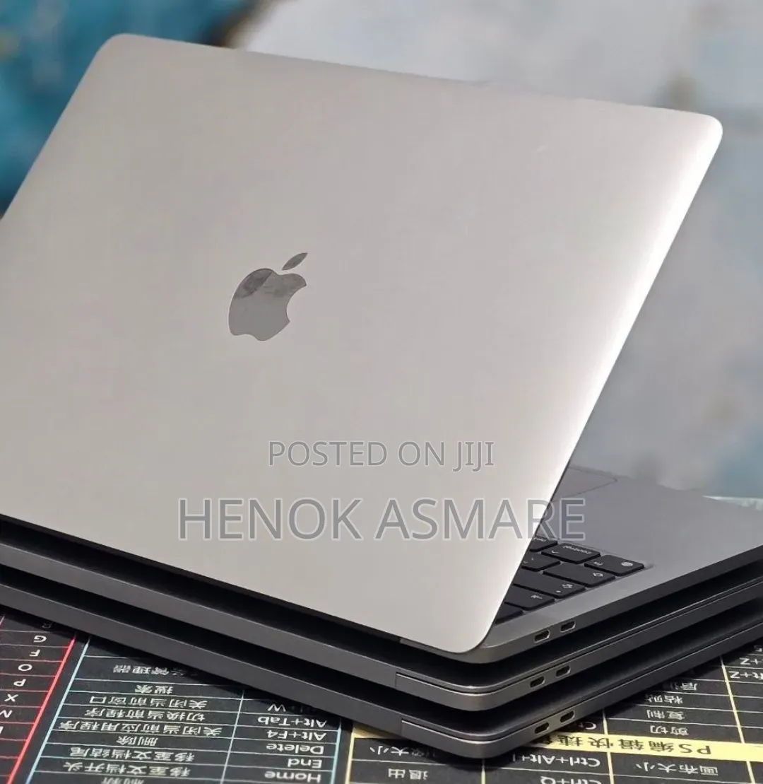 New Laptop Apple MacBook Pro 2020 8GB Apple M1 SSD 512GB