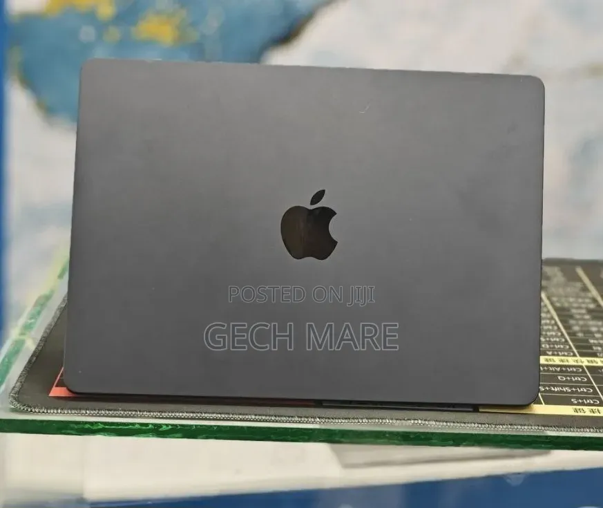 New Laptop Apple MacBook Air 2022 M2 8GB Apple M2 SSD 512GB