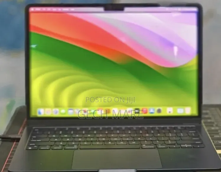 New Laptop Apple MacBook Air 2022 M2 8GB Apple M2 SSD 512GB