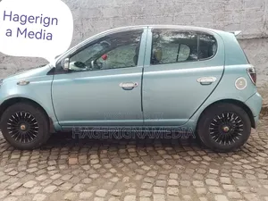 Toyota Vitz 2001 Blue
