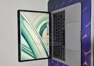 New Laptop Apple MacBook Pro 2017 8GB Intel Core i5 SSD 256GB