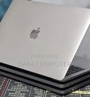 New Laptop Apple MacBook Pro 2020 M1 8GB Apple M1 SSD 512GB
