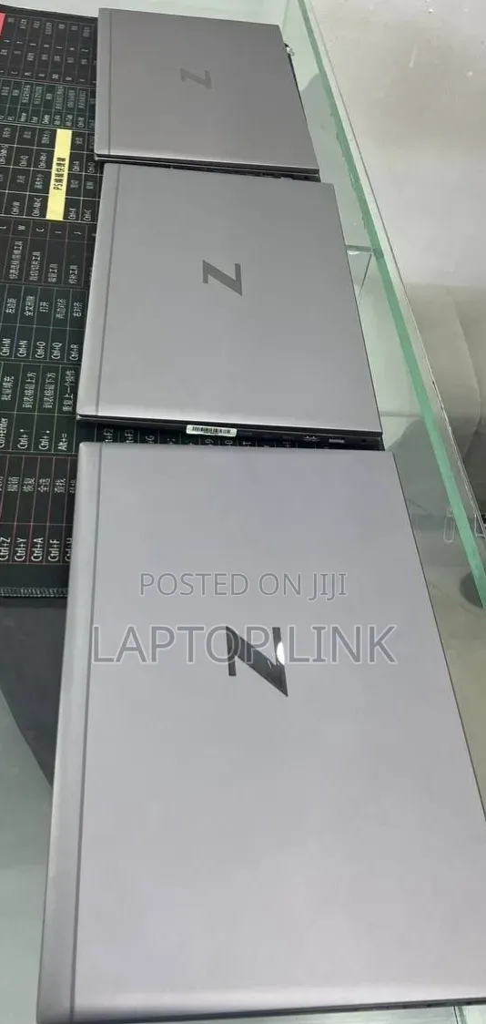 New Laptop HP ZBook Firefly G8 16GB Intel Core i7 SSD 512GB