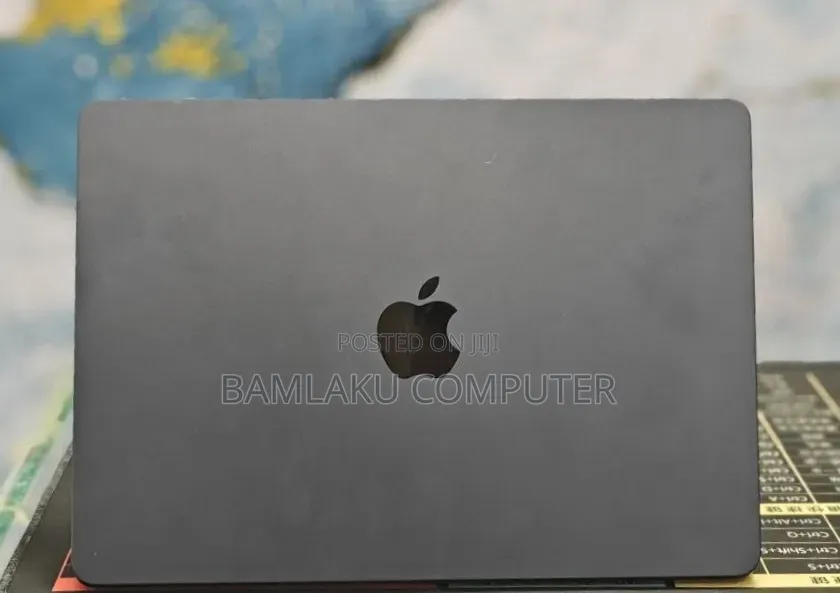 New Laptop Apple MacBook Air 2022 M2 8GB Apple M2 SSD 512GB