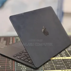 New Laptop Apple MacBook Air 2022 M2 8GB Apple M2 SSD 512GB