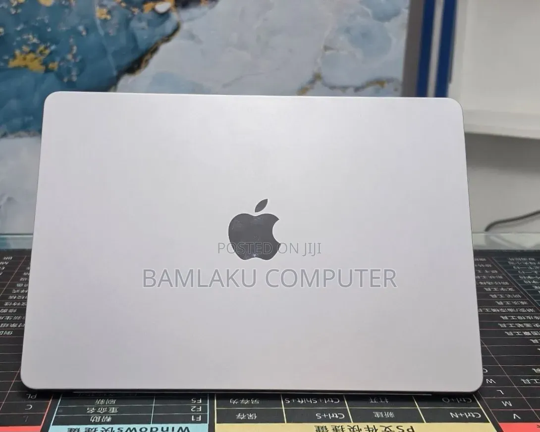 New Laptop Apple MacBook Air 2022 M2 16GB Apple M2 SSD 512GB