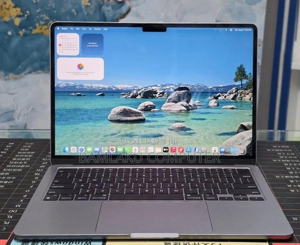 New Laptop Apple MacBook Air 2022 M2 16GB Apple M2 SSD 512GB
