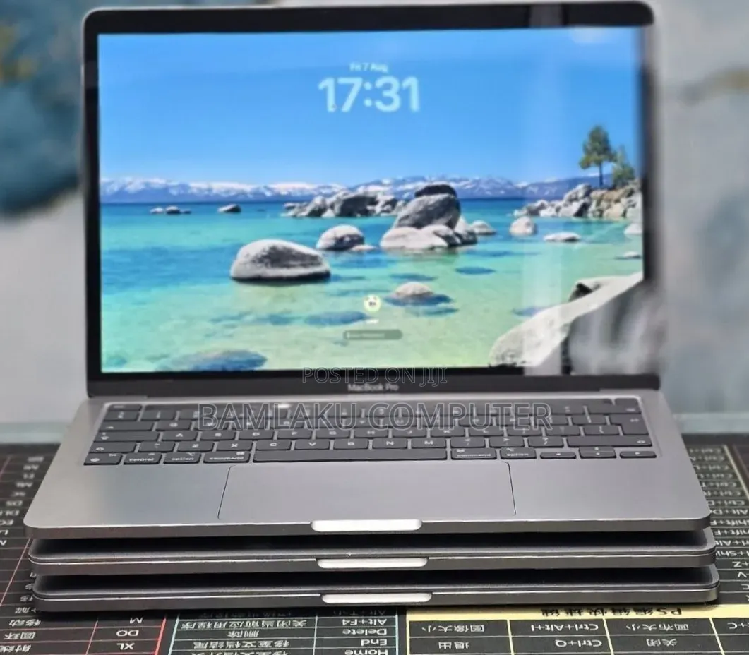 New Laptop Apple MacBook Pro 2020 M1 8GB Apple M1 Pro SSD 512GB