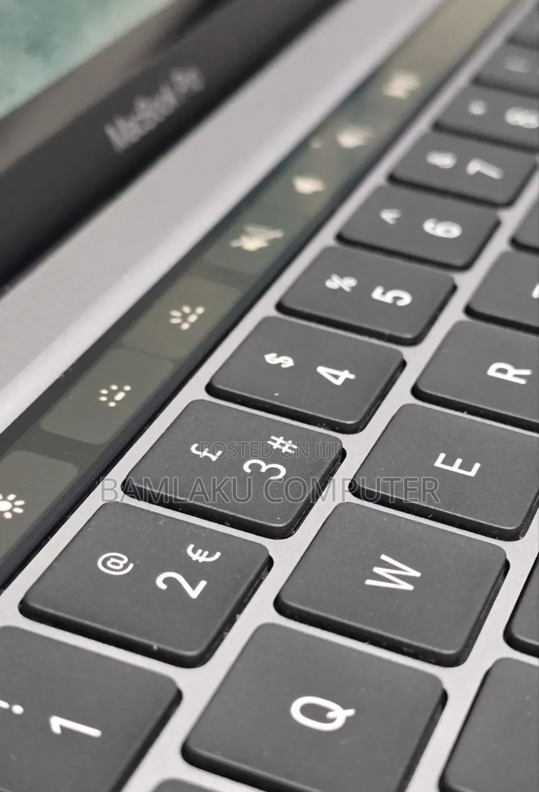 New Laptop Apple MacBook Pro 2020 M1 8GB Apple M1 Pro SSD 512GB