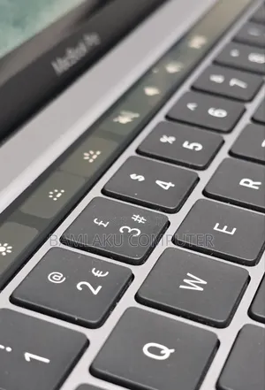 New Laptop Apple MacBook Pro 2020 M1 8GB Apple M1 Pro SSD 512GB