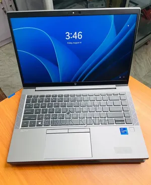 New Laptop HP ZBook Firefly G8 16GB Intel Core i7 SSD 512GB