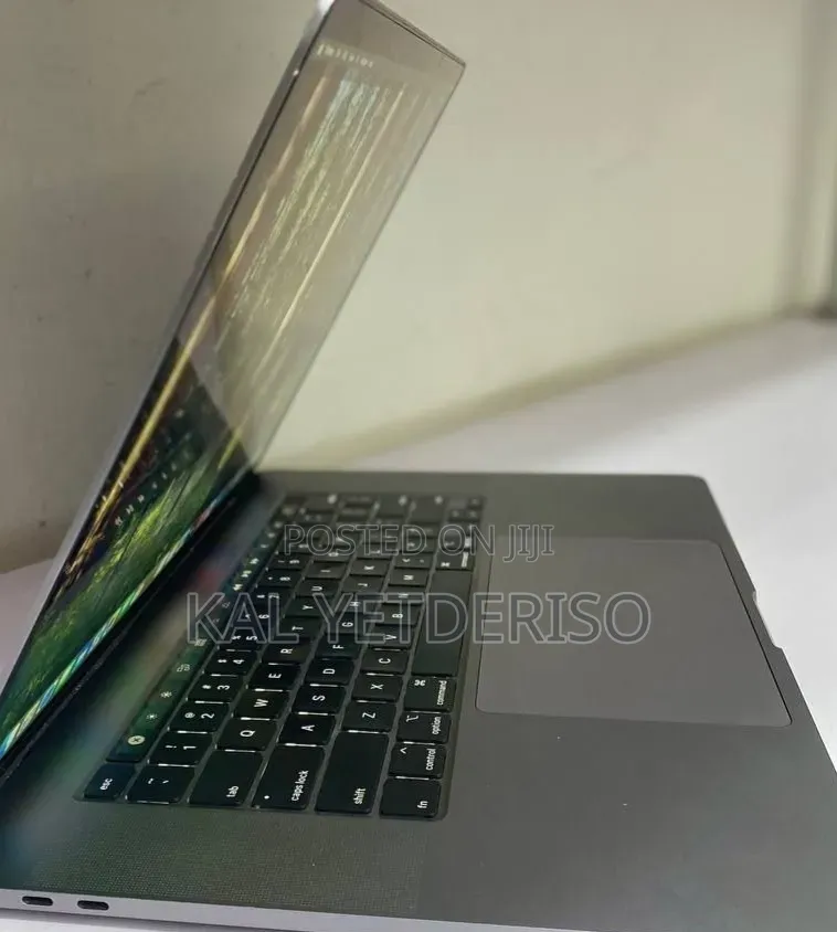 New Laptop Apple MacBook Pro 2019 16GB Intel Core i9 SSD 1T