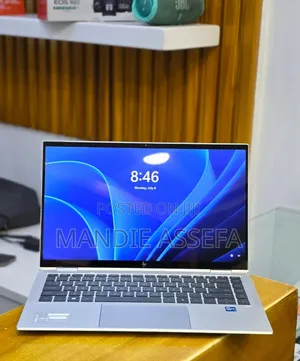 New Laptop HP EliteBook 1040 G8 16GB Intel Core i7 SSD 512GB