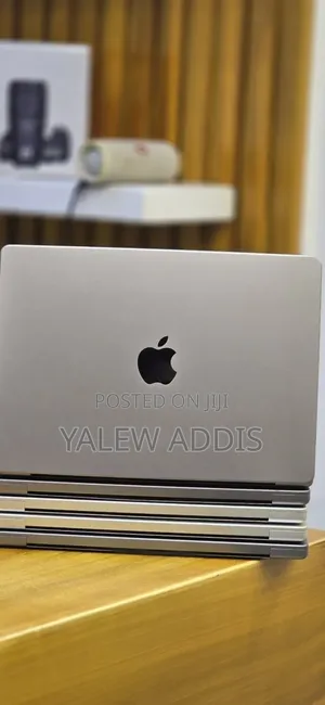 New Laptop Apple MacBook Pro 2021 M1 16GB Apple M1 Pro SSD 512GB