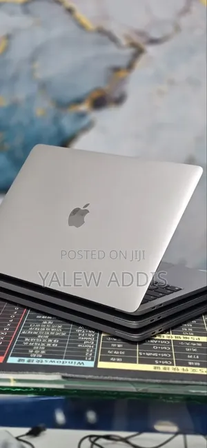 New Laptop Apple MacBook Pro 2020 M1 8GB Apple M1 Pro SSD 512GB