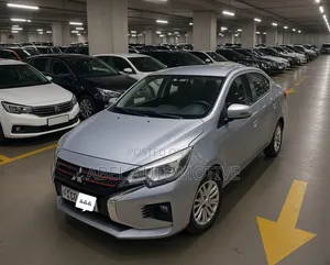 Mitsubishi Attrage 2022 Silver
