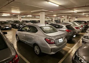 Mitsubishi Attrage 2022 Silver