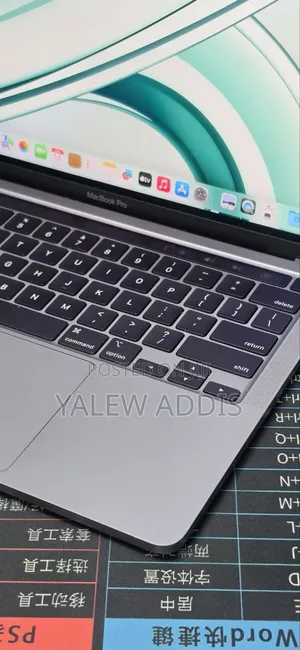 New Laptop Apple MacBook Pro 2022 M2 8GB Apple M2 SSD 256GB
